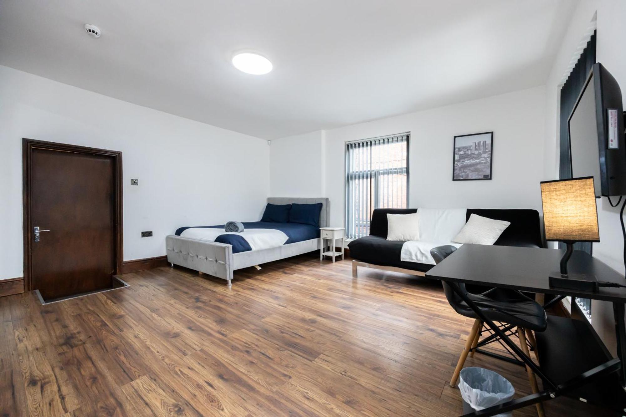 Moon House Central Location — Photos 1
